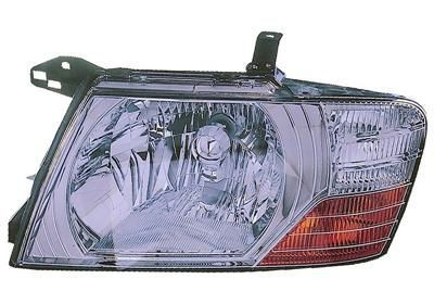 Фара передняя правая на Mitsubishi Pajero III 